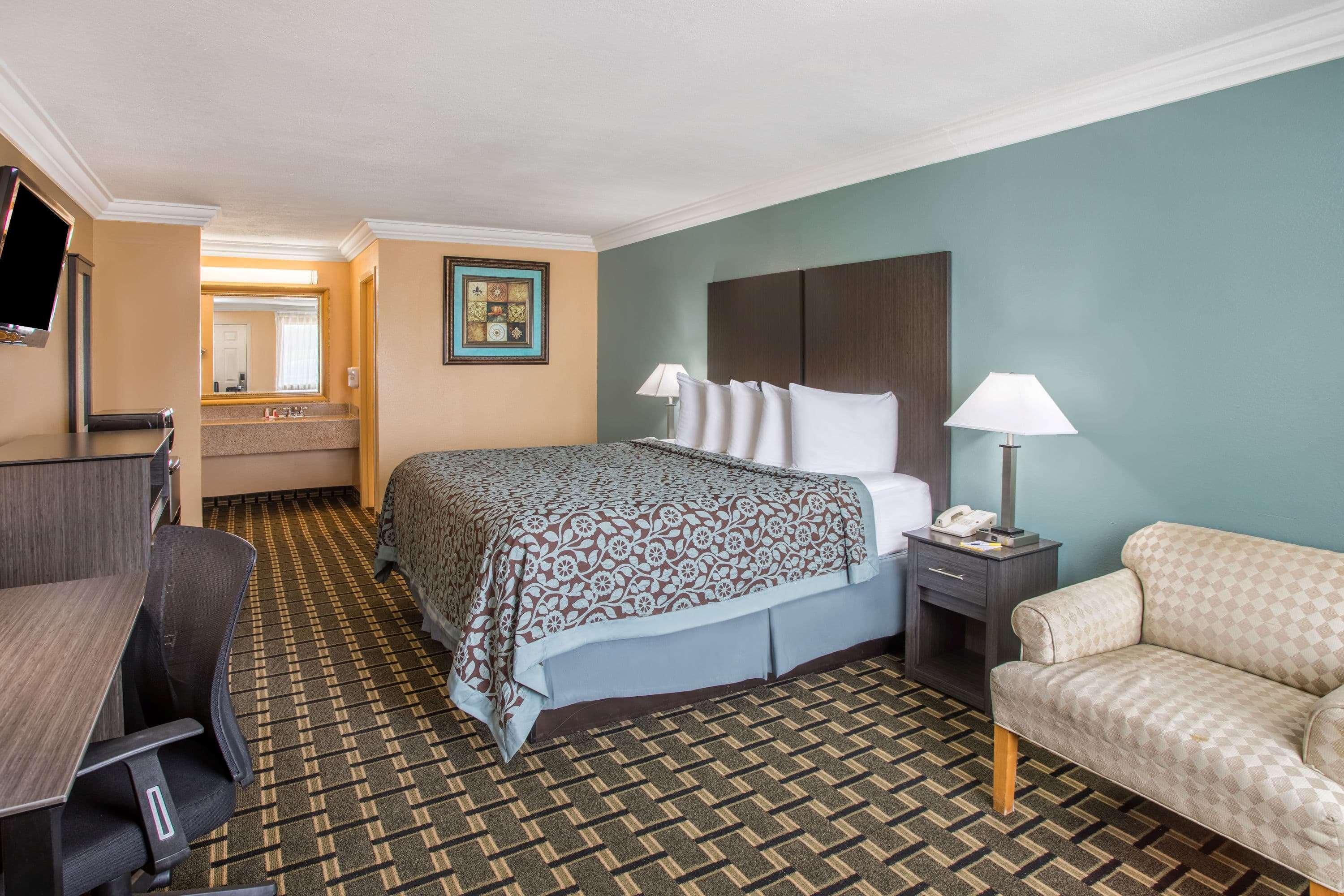 Days Inn By Wyndham Crowley Экстерьер фото